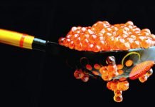 В Павлограде полицейские задержали любителя дармовой красной икры