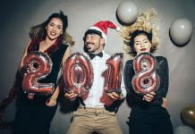 Как встречать Новый год 2018: что надеть и поставить на стол