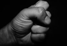 У Павлограді на автостанції побили пенсіонера