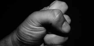 У Павлограді на автостанції побили пенсіонера