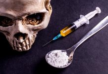 У жителя Павлограда оперативники обнаружили шприц с «ширкой» (ВИДЕО)