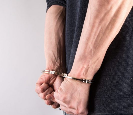 Любитель легкой наживы: в Павлограде вор грабил несовершеннолетних