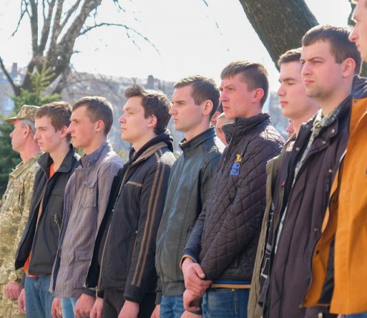 Весняний призов на строкову службу в 2022 році не проводитиметься: подробиці