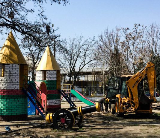 Началась реконструкция Детского парка: его ограждают (ФОТОФАКТ)