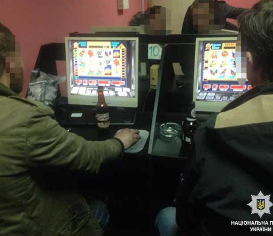 В Терновке полицейские уже 6-й раз попытались остановить работу зала игровых автоматов