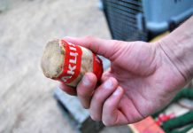 Марихуана, тротиловая шашка и запал — опасные находки в машине павлоградца