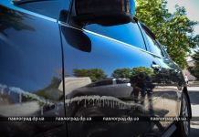 В Павлограде неизвестные облили машину предпринимателя кислотой