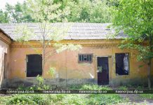 На территории бывшей воинской части «инопланетяне» разбирают на кирпичики мастерские (ФОТО)