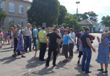 В Троицком жители митинговали из-за плохих дорог