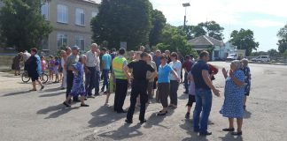 В Троицком жители митинговали из-за плохих дорог