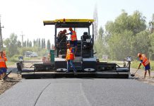 В Павлограде ремонтируют ул. Харьковскую и несколько внутридворовых дорог