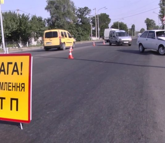 В Павлограде столкнулись две машины (ВИДЕО)
