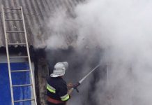 Мужчина попал в больницу из-за пожара в гараже