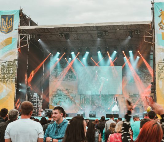 День города сквозь объектив фотографа-подростка