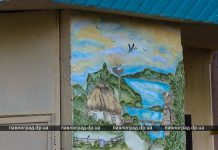 Подъезды павлоградской многоэтажки украсили барельефы в украинском стиле