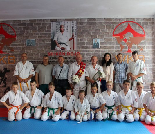 На открытие спортзала в павлоградскую школу приехали олимпийские чемпионы