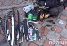 У воров угля нашли сабли, гранаты и не только (ВИДЕО)