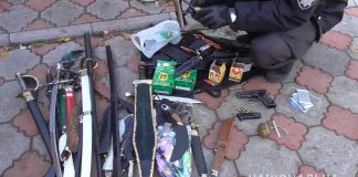 У воров угля нашли сабли, гранаты и не только (ВИДЕО)