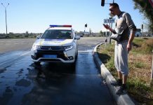 В Павлограде посреди дороги загорелся автомобиль (ВИДЕО)