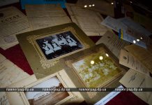 В музее Павлограда открылась выставка школьных принадлежностей разных лет