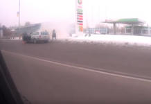 В Павлограде на ходу у автомобиля загорелся моторный отсек