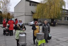 В Спасском соборе нуждающихся угощают горячим обедом