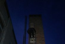В Павлограде спасатели сняли подростка с высоты 6 м