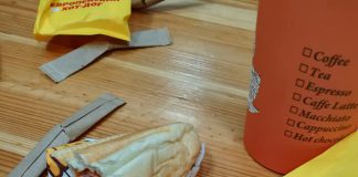 Житель Павлограда обнаружил в сосиске… мышиное ухо