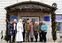 Святой Николай из Павлограда отправился дарить подарки детям в «серую зону»