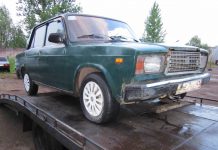 7 часов павлоградские полицейские уговаривали водителя отогнать автомобиль на штрафплощадку