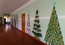 Коридоры павлоградской школы украсили 23 ёлки (ФОТО)