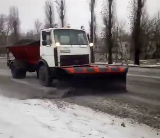 Коммунальщики отчитались, сколько за первые 3 дня зимы расчистили дорог