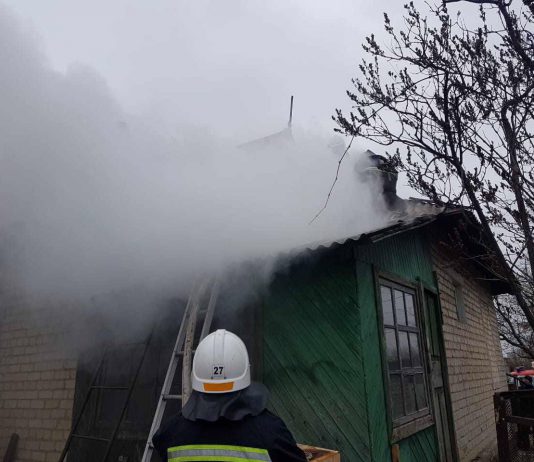 Для павлоградских спасателей неделя началась с пожара