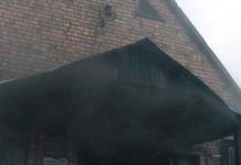 В Павлограде загорелся магазин проддтоваров