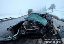 На Петропавловщине от столкновения с автобусом погиб водитель иномарки