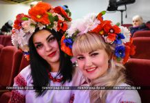 В Павлограде коллективы школ и садиков демонстрировали свои таланты