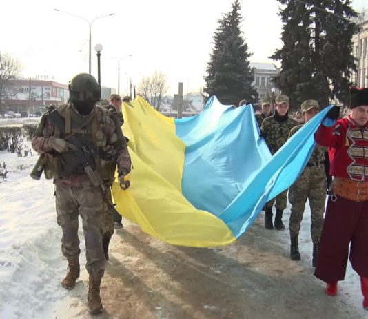 В Павлограде почтили память Героев Крут (ВИДЕО)