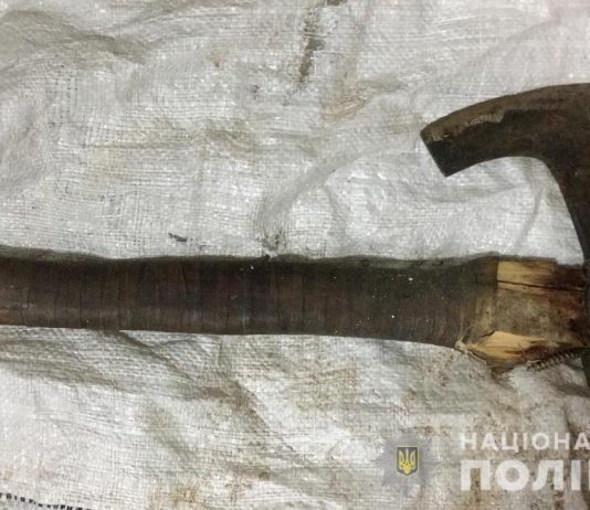 В Терновке мужчина зарубил товарища топором, а тело закопал в подвале