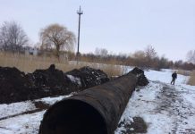 На Юрьевщине группа мужчин воровала трубы оросительной системы