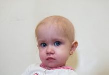 Двухлетняя Вероника Ткаченко нуждается в помощи для борьбы с раком крови