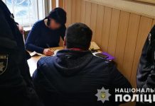 Честный полицейский: павлоградца задержали за попытку дать взятку
