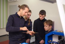 В Павлограде заработала школа робототехники (ФОТО и ВИДЕО)