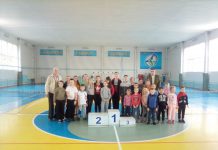 В Павлограде полсотни детей соревновались в умении играть в теннис