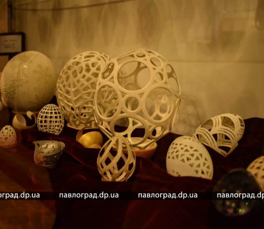 В Павлограде открылась авторская выставка яиц с ажурной скорлупой (ФОТО)