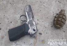 За сутки у двух жителей Павлограда оперативники изъяли пистолеты и боеприпасы