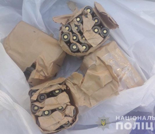 Возле заброшенной воинской части задержали мужчину с сотней патронов