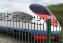 В Украине обязали ограждать железнодорожные пути