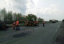 На трассе Днепр – Павлоград латают ямы