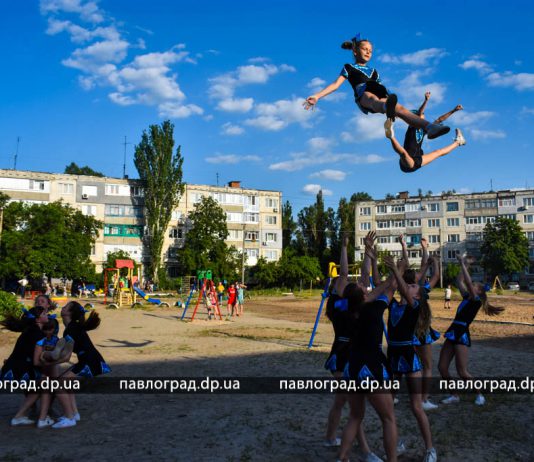 Во дворе «Пентагона» появилось футбольное поле и эко-мурал (ФОТО)