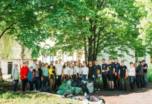 В Павлограде общественные активисты убрали территорию бывшего садика (ФОТО)